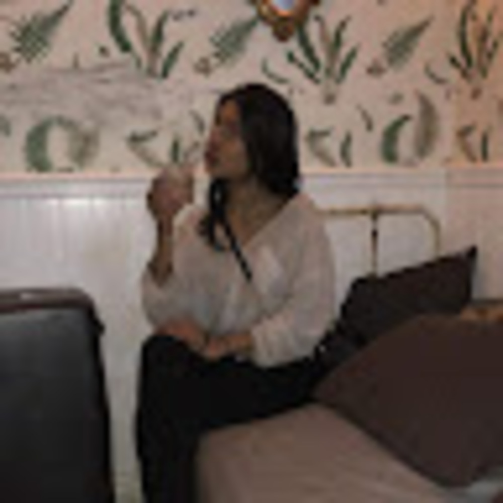 Meet your Posher, Nabilah